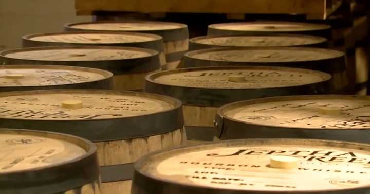 bourbon-barrels-rickhouseRS